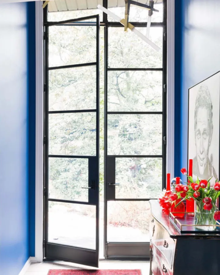 Entry foyer residential (portrait)